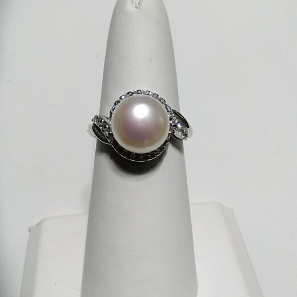 Pearl Ring - Picture 1 of 7